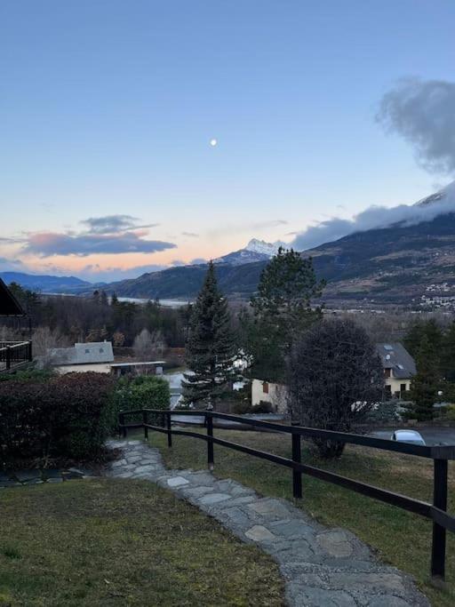 Avec Vue Sur Le Appartement Saint-Sauveur (Hautes-Alpes)