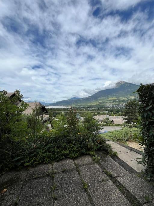 Avec Vue Sur Le Appartement Saint-Sauveur (Hautes-Alpes)